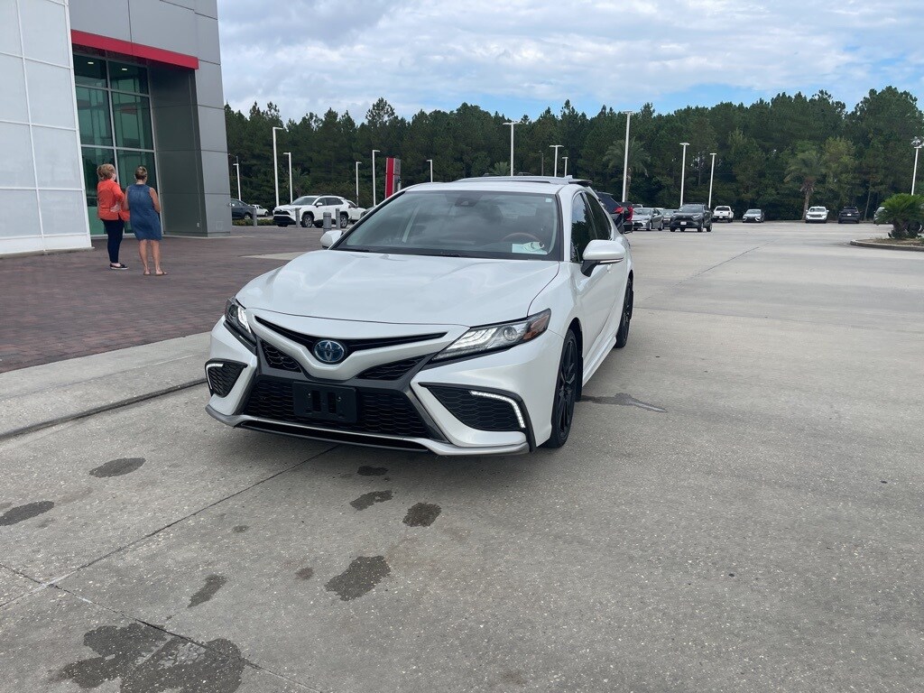 2023 Toyota Camry Hybrid XSE photo 2