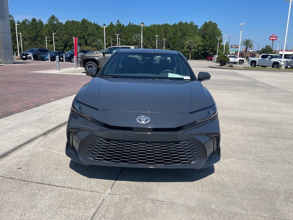 2025 Toyota Camry SE photo 3