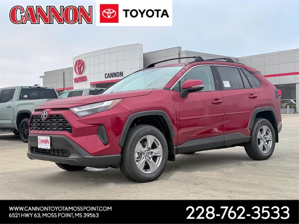 2025 Toyota RAV4 XLE's photo