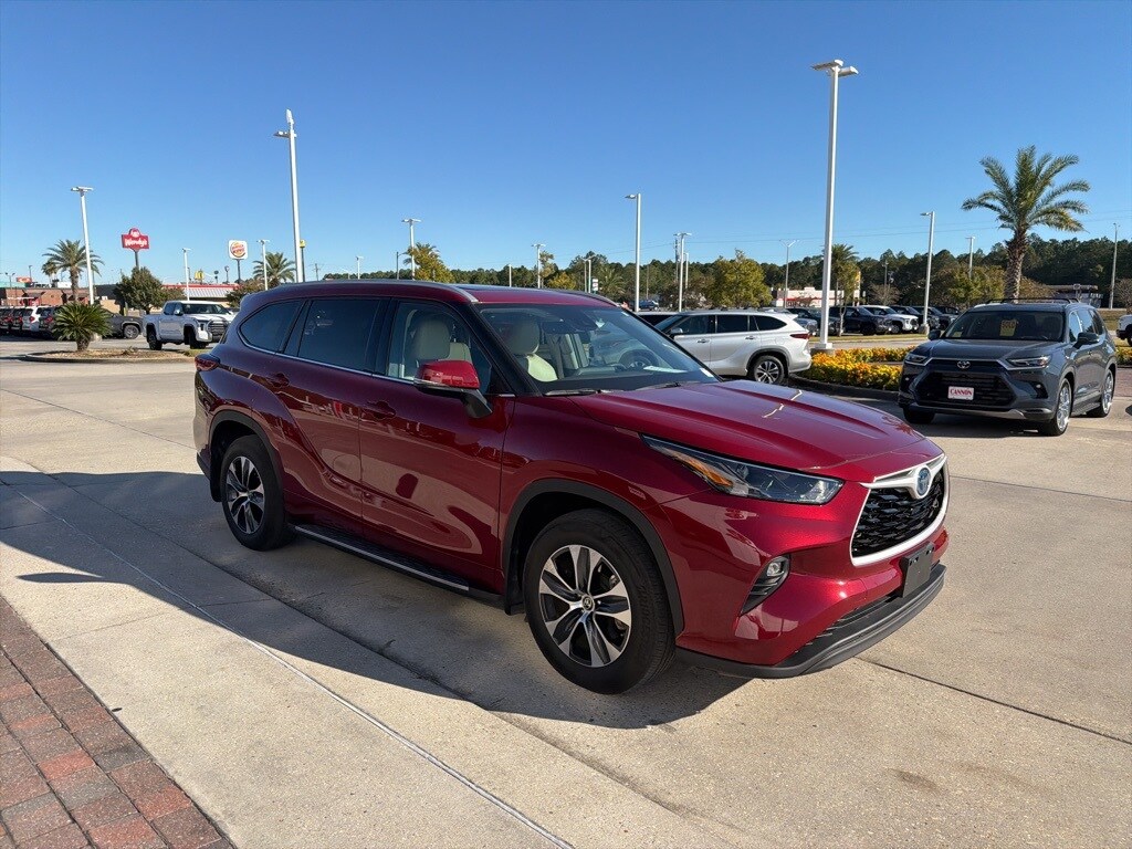 2022 Toyota Highlander Hybrid XLE photo 4