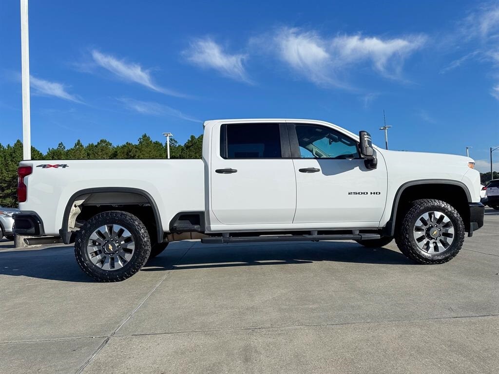2022 Chevrolet Silverado 2500HD Custom photo 4