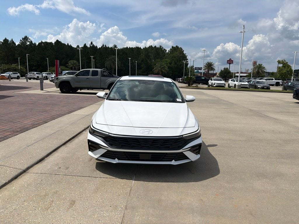 Used 2025 Hyundai Elantra SEL Convenience Sedan