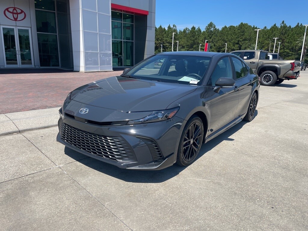 2025 Toyota Camry SE photo 2