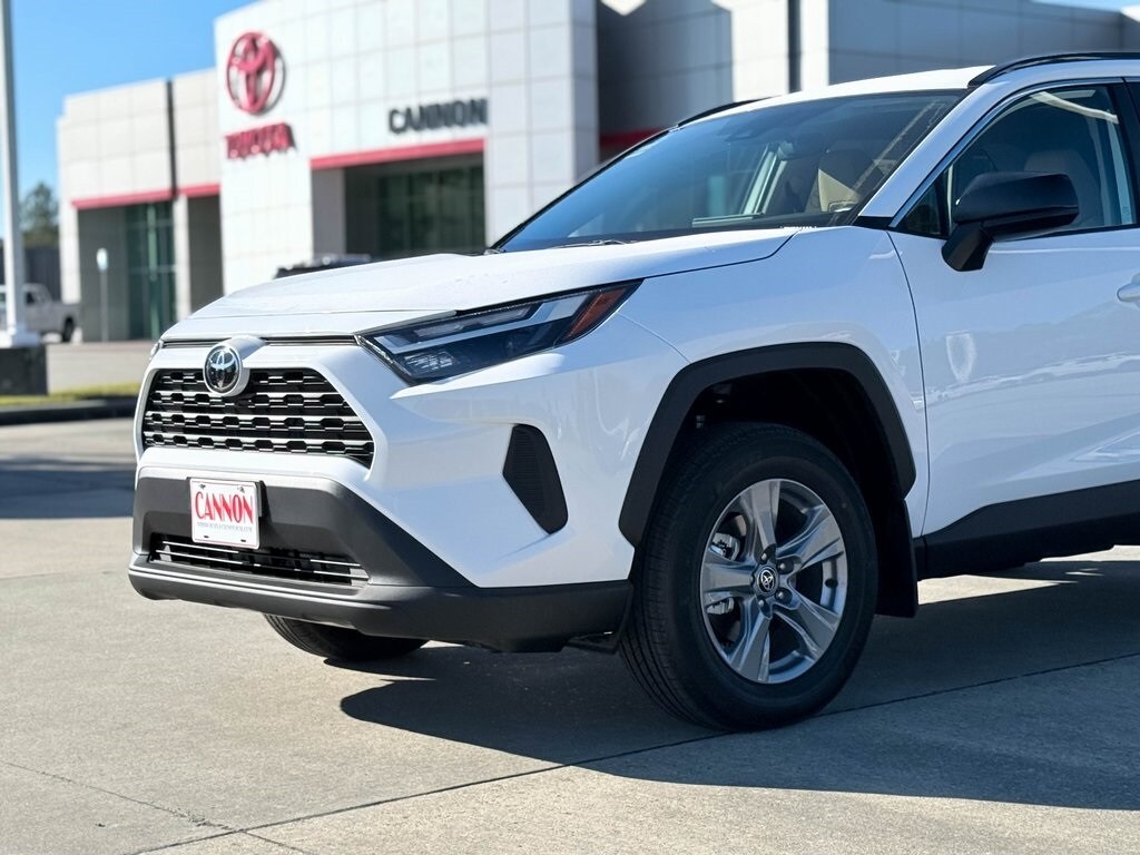 New 2025 Toyota RAV4 XLE SUV