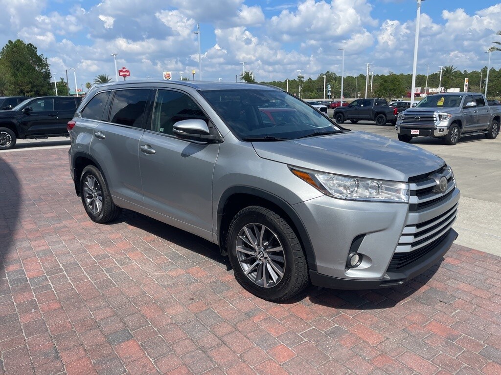 2017 Toyota Highlander SE XLE photo 4