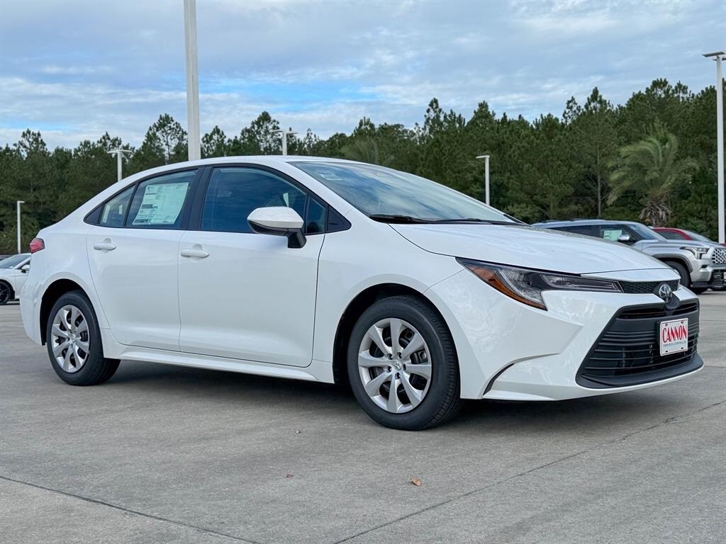 2026 Toyota Corolla LE photo 3