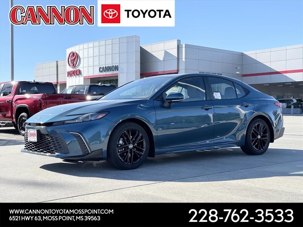 2026 Toyota Camry SE's photo