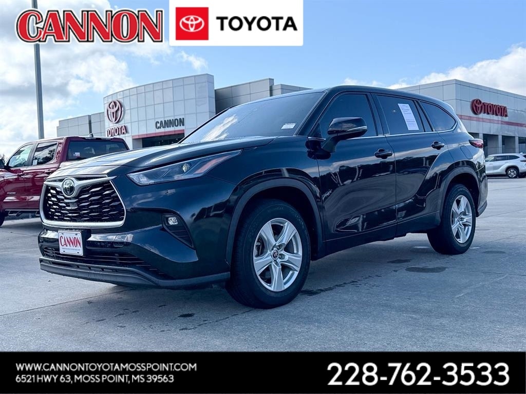 Used 2022 Toyota Highlander LE SUV