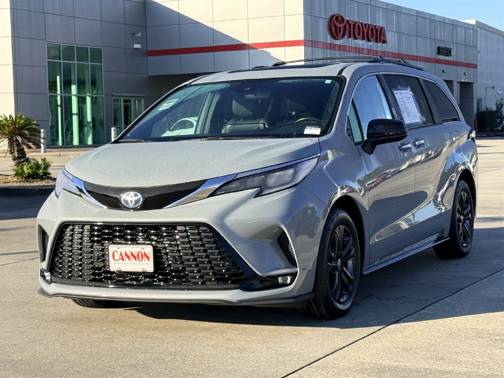Used 2024 Toyota Sienna XSE Minivan/Van