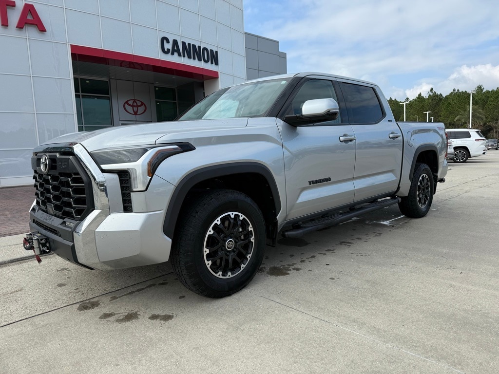 2023 Toyota Tundra SR5's photo