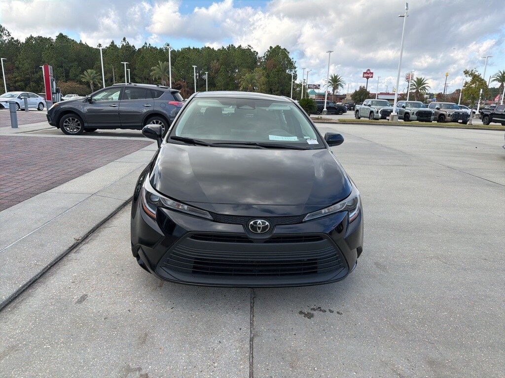 2024 Toyota Corolla LE photo 2