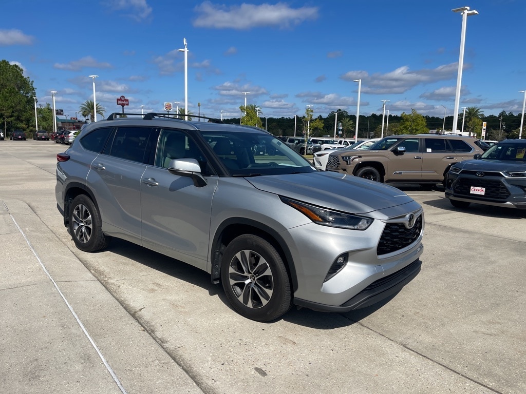 Used 2021 Toyota Highlander XLE SUV