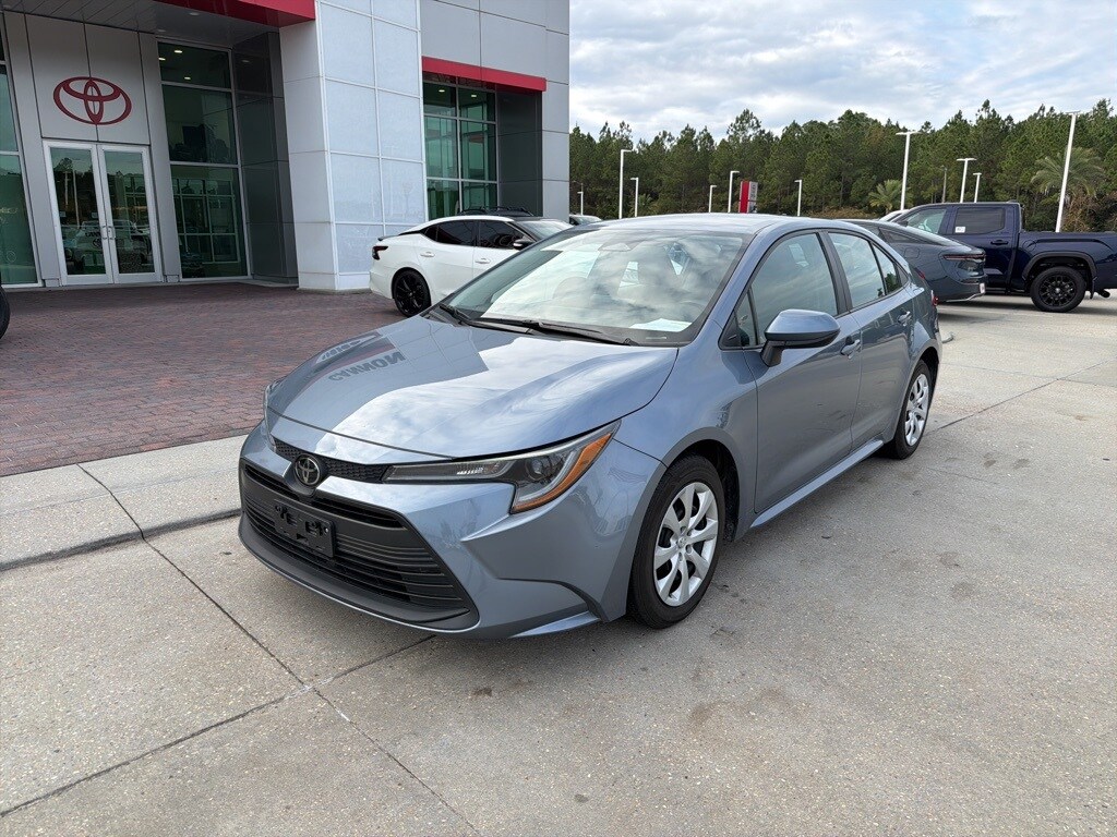 2024 Toyota Corolla LE photo 2