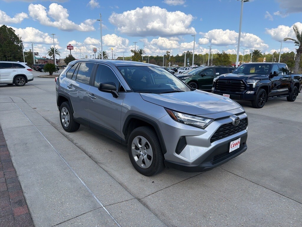 2023 Toyota RAV4 LE photo 4