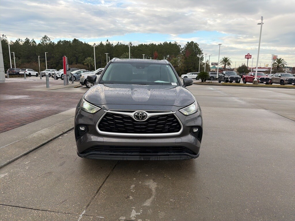 Used 2023 Toyota Highlander XLE SUV