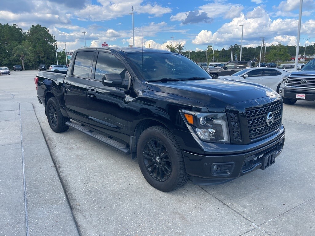 2018 Nissan Titan SV photo 3
