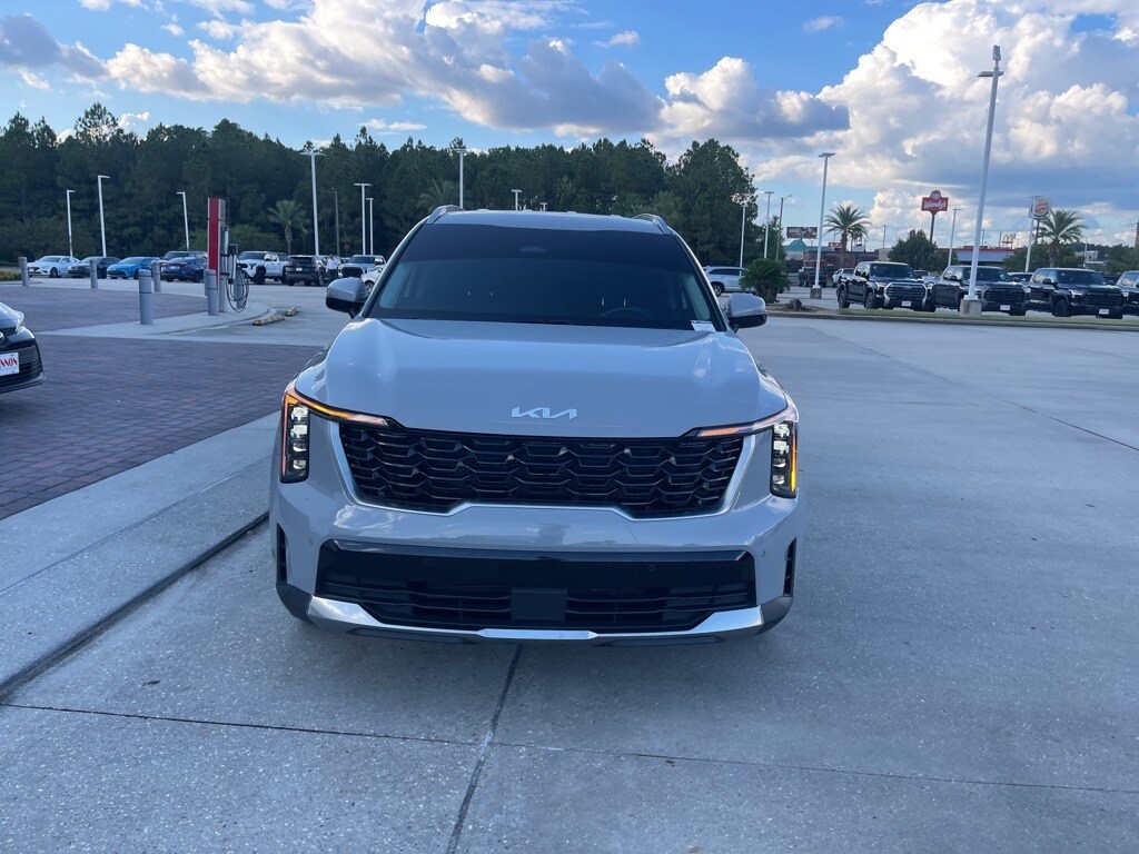 2025 Kia Sorento S photo 2