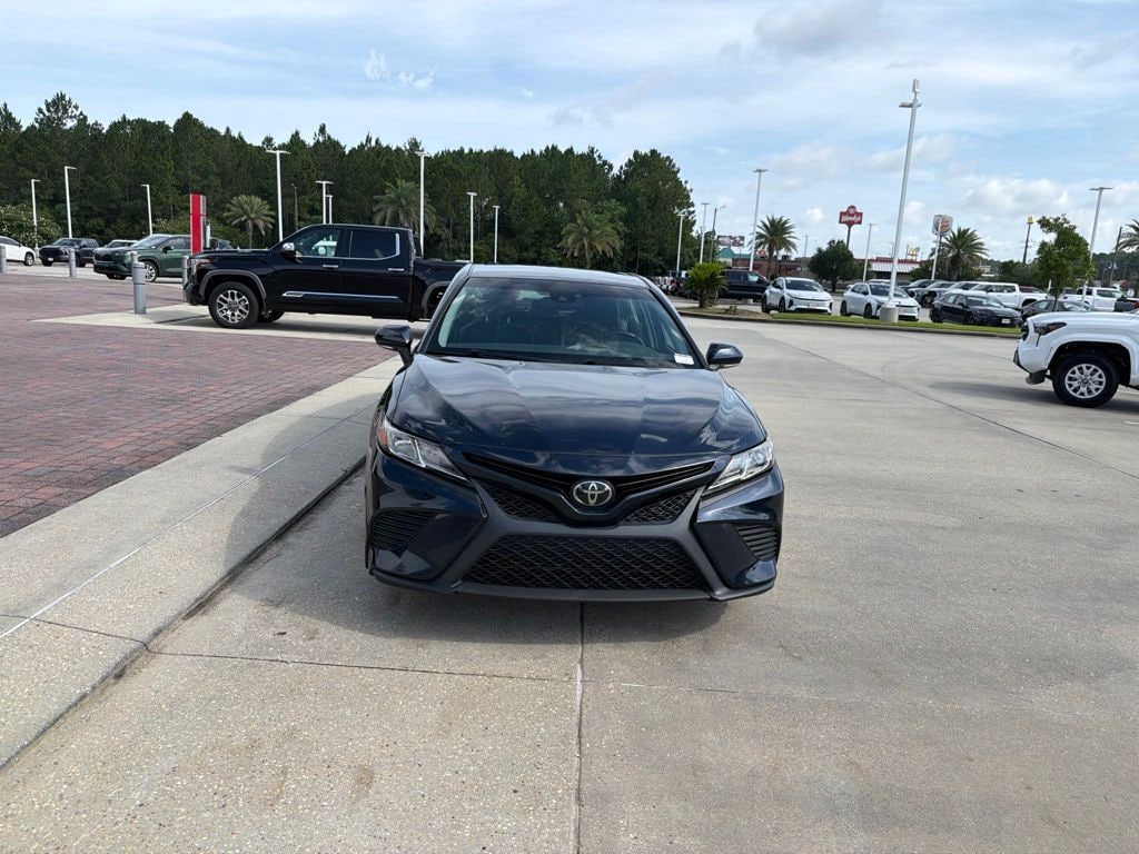 Used 2020 Toyota Camry SE Sedan