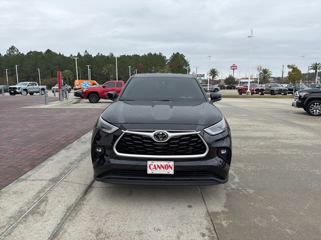Used 2022 Toyota Highlander LE SUV