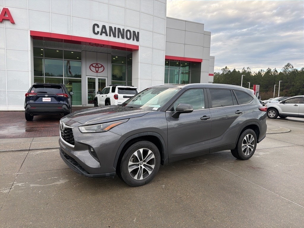 2023 Toyota Highlander XLE's photo