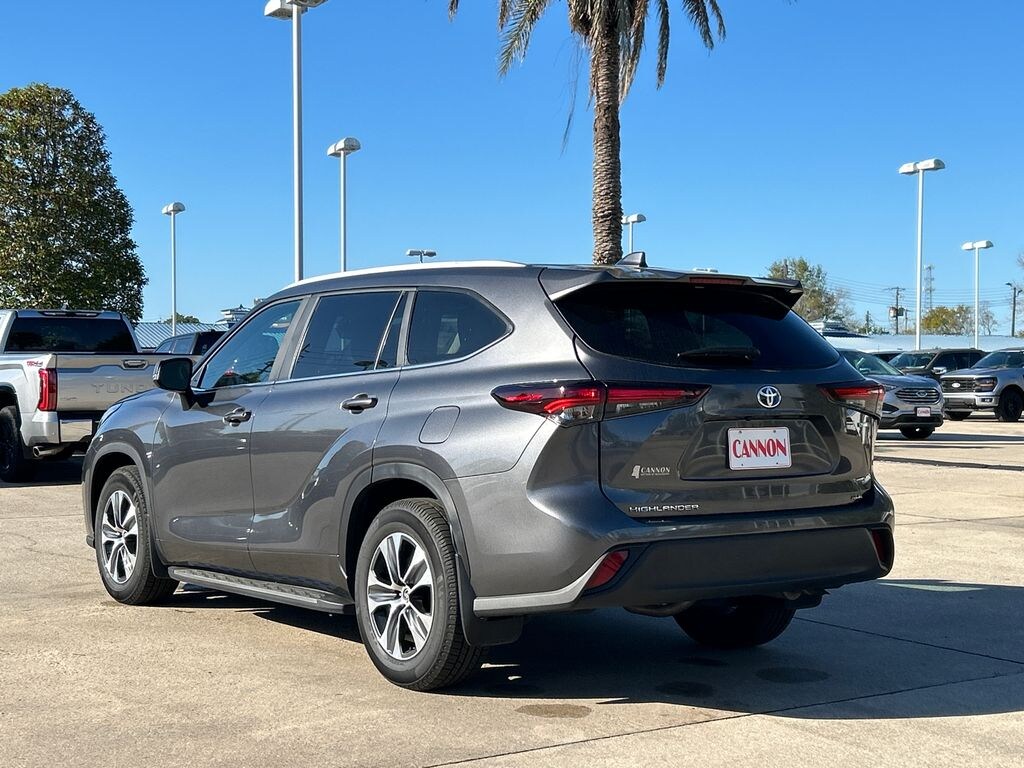 Used 2024 Toyota Highlander Hybrid XLE SUV