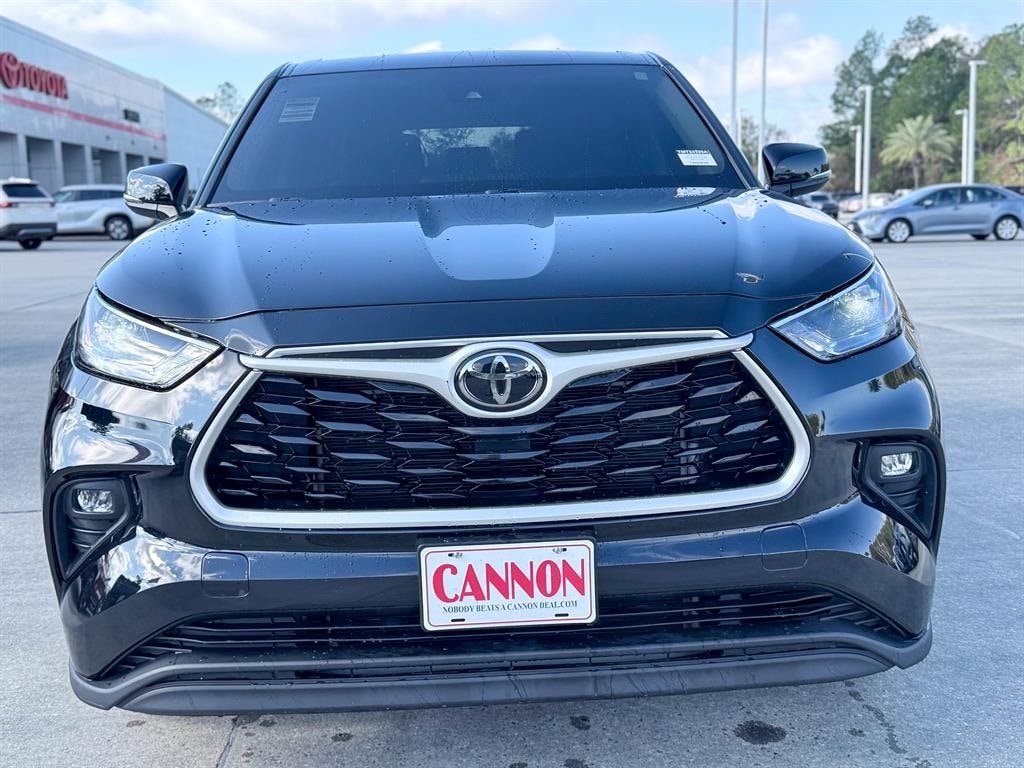 Used 2022 Toyota Highlander LE SUV