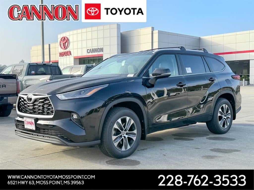2026 Toyota Highlander XLE's photo