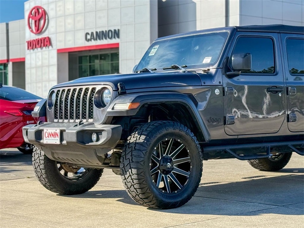 Used 2021 Jeep Gladiator Sport Truck