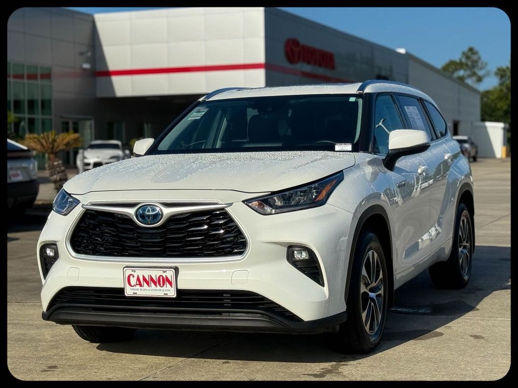 Used 2020 Toyota Highlander Hybrid XLE SUV