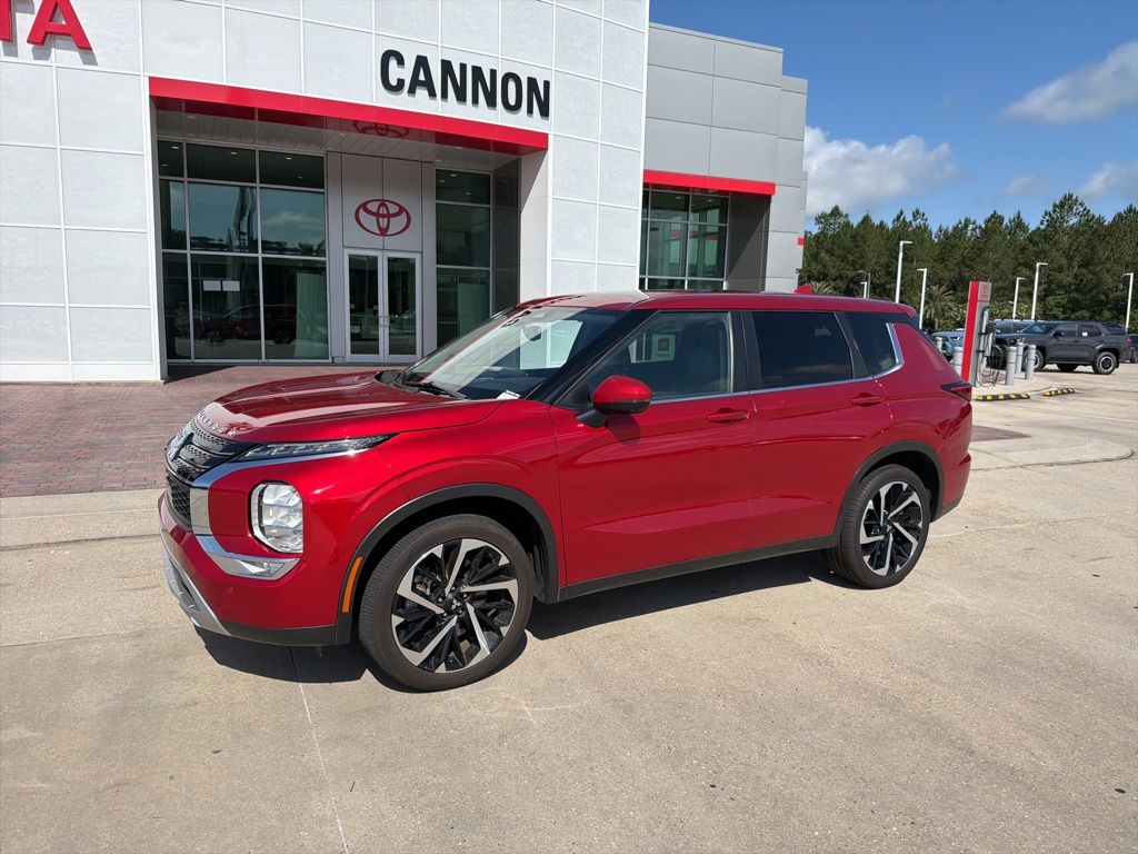 2024 Mitsubishi Outlander SE 2WD's photo
