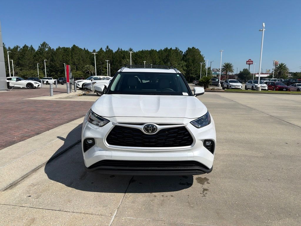 Used 2026 Toyota Highlander Hybrid XLE SUV