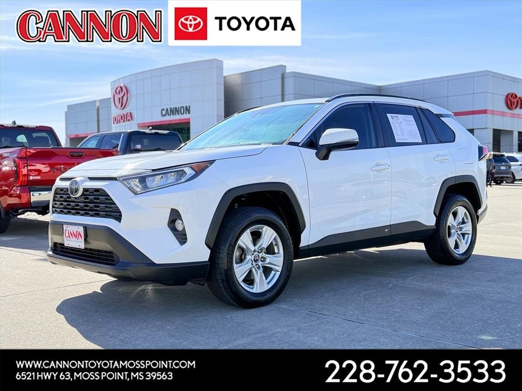 2019 Toyota RAV4 XLE's photo