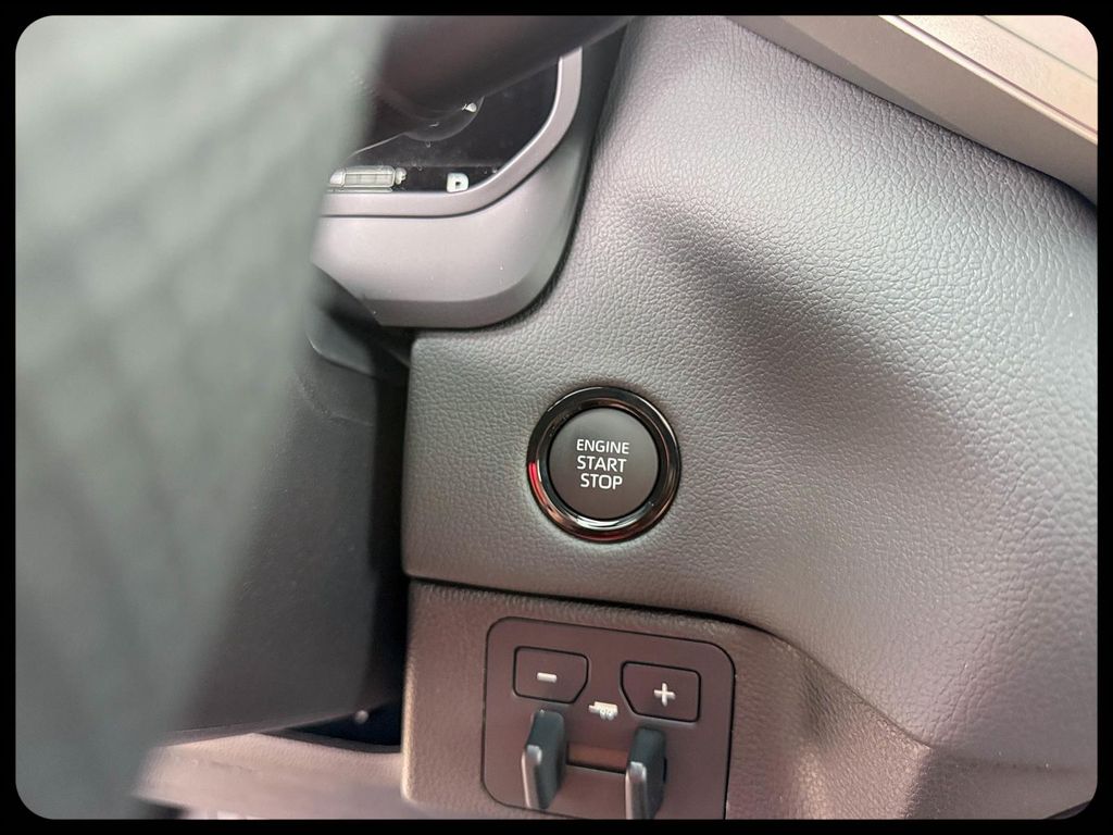 2026 Toyota Tundra Limited - Photo 30