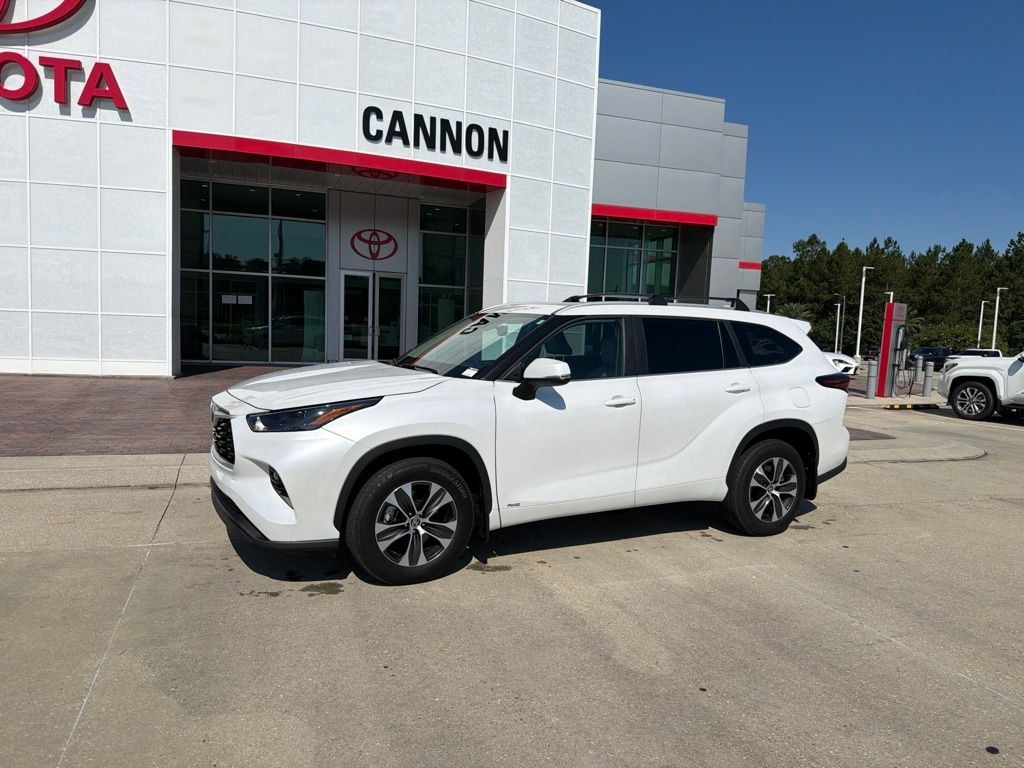 Used 2026 Toyota Highlander Hybrid XLE SUV