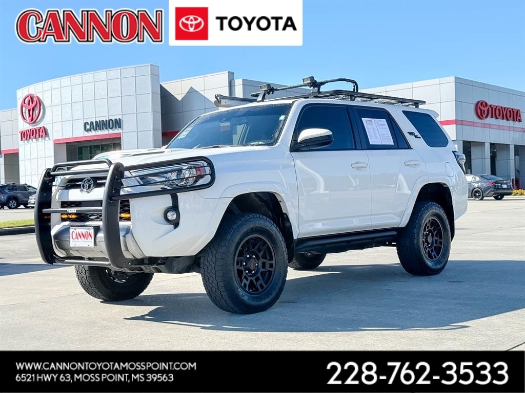2021 Toyota 4Runner Off-Road's photo