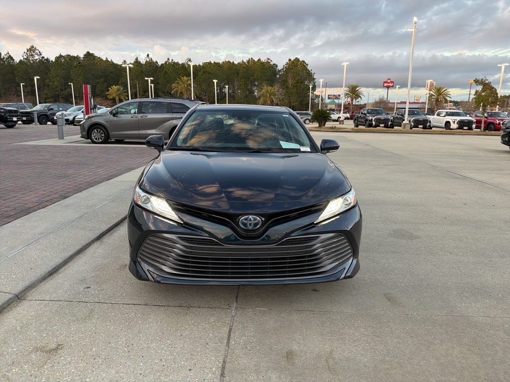 Used 2020 Toyota Camry Hybrid XLE Sedan