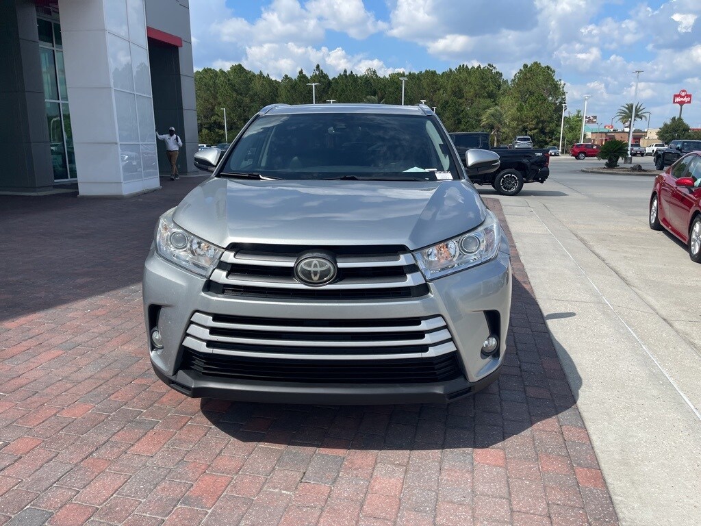 2017 Toyota Highlander SE XLE photo 3