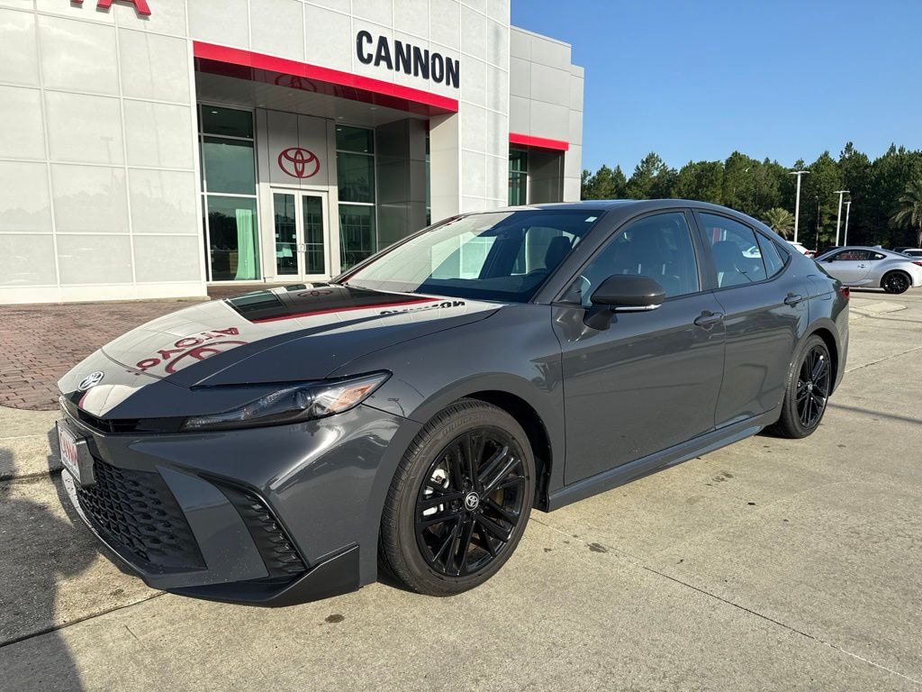 Used 2025 Toyota Camry SE Sedan