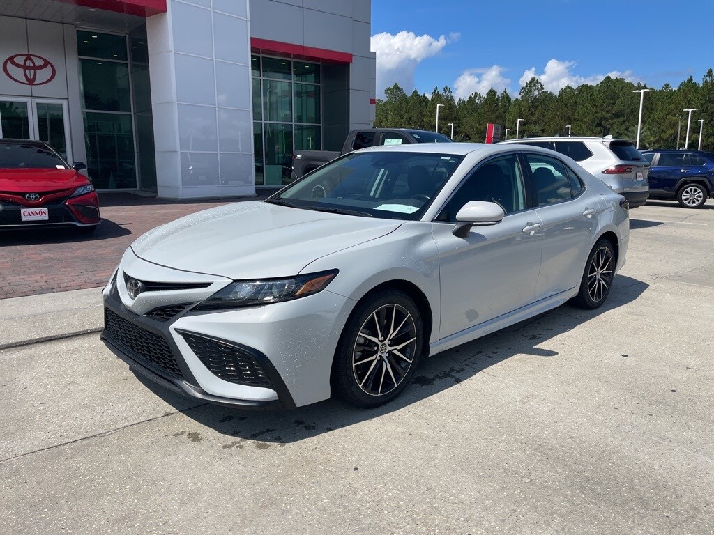 2023 Toyota Camry SE photo 2