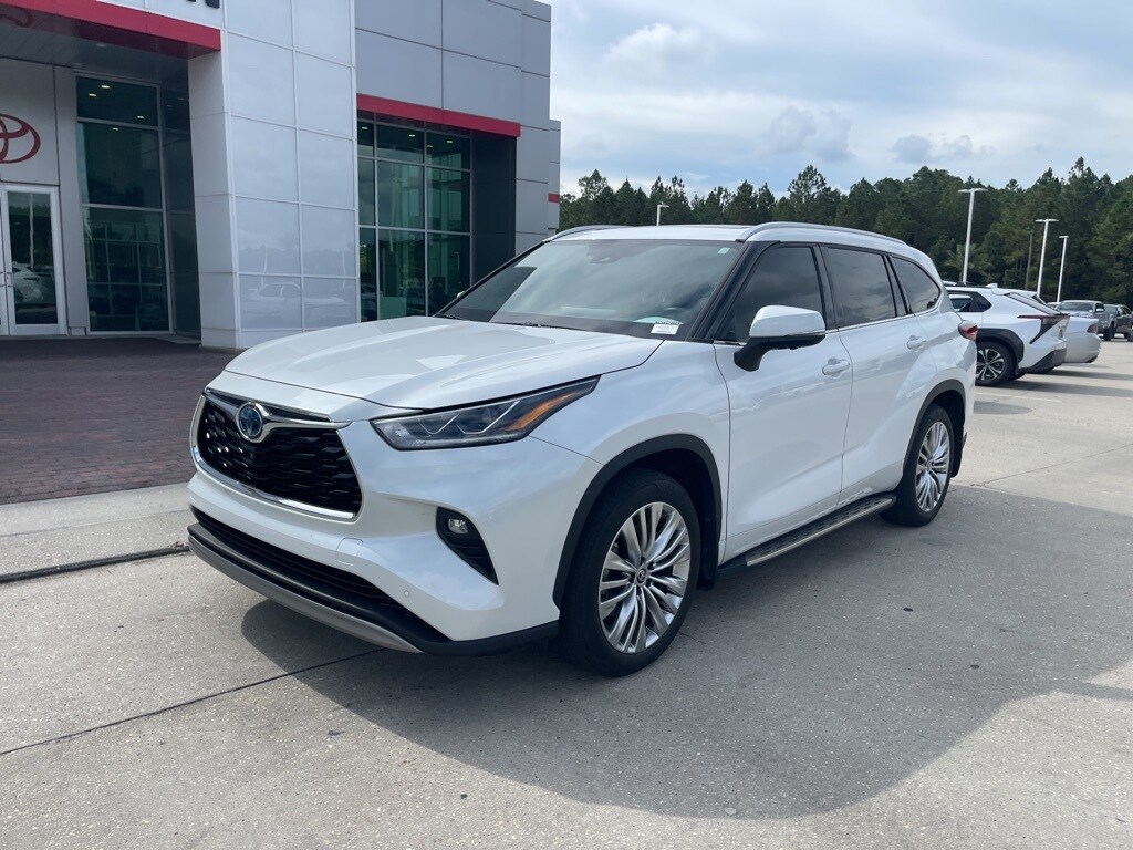2023 Toyota Highlander Hybrid Platinum photo 2