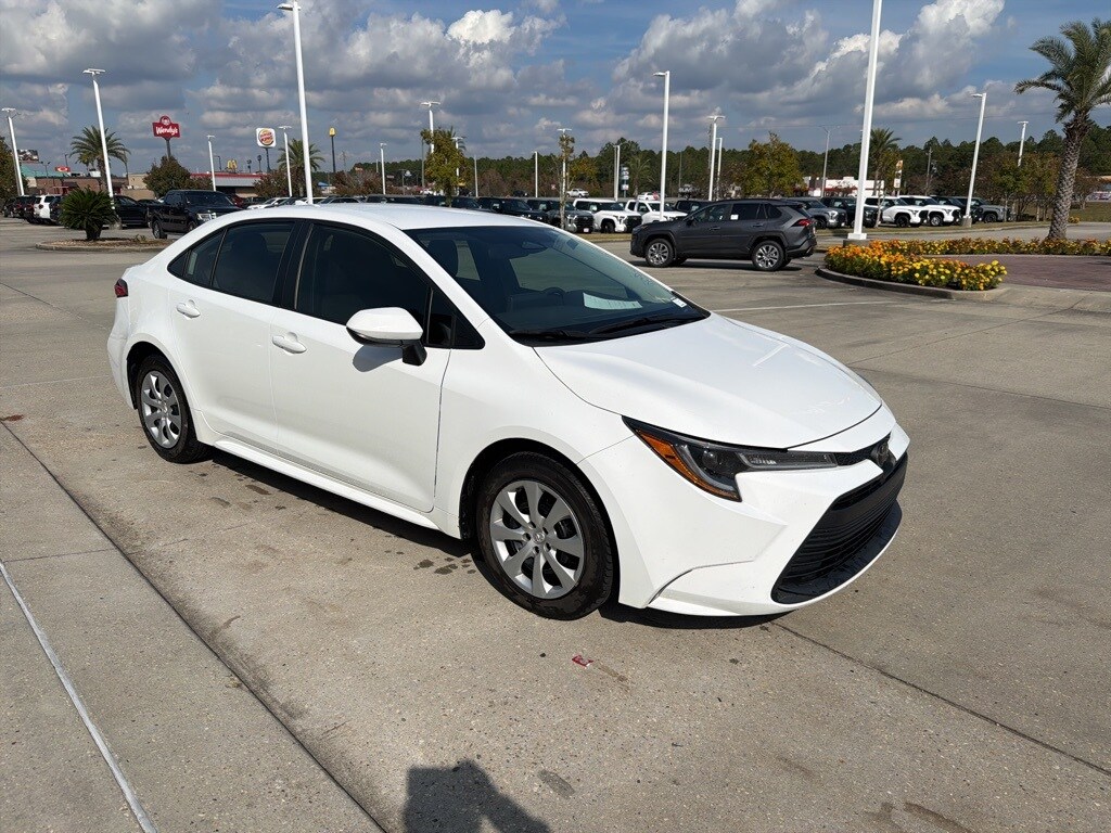 2024 Toyota Corolla LE photo 3