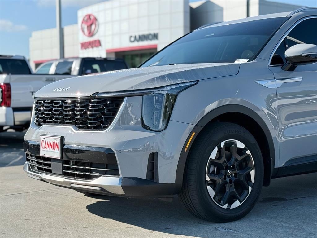 Used 2025 Kia Sorento S SUV