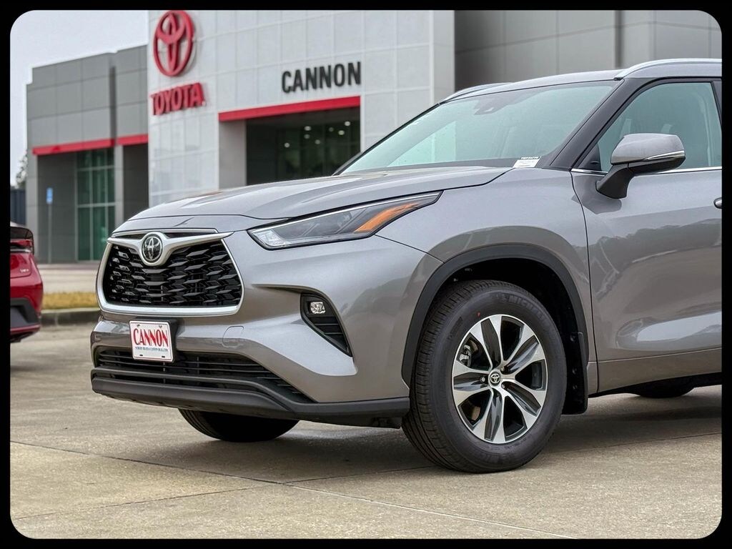 New 2026 Toyota Highlander XLE SUV