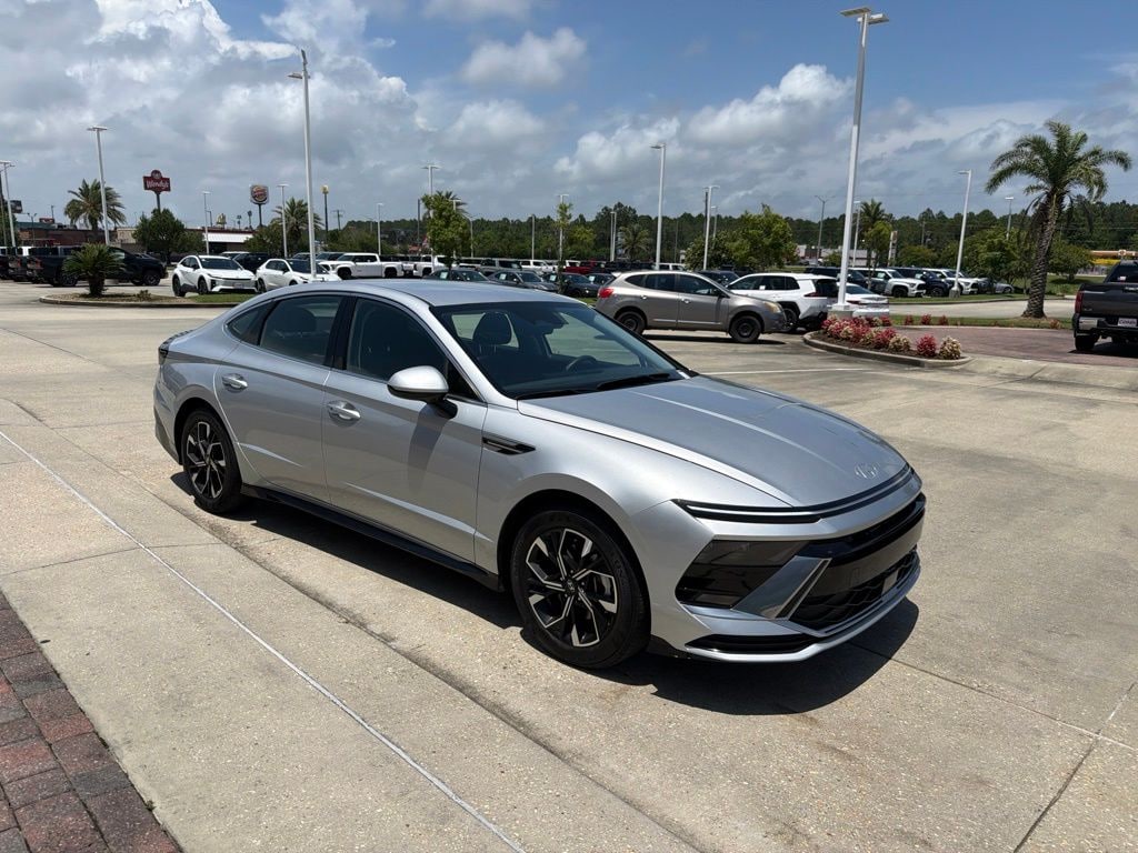 Used 2025 Hyundai Sonata SEL Sedan