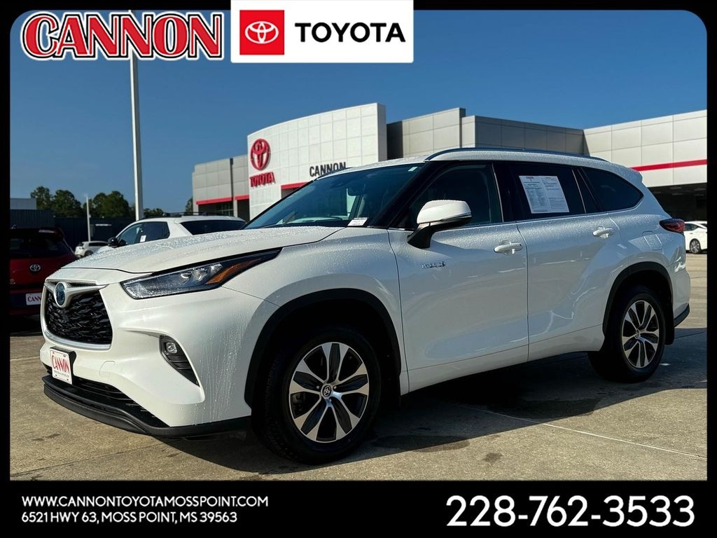Used 2020 Toyota Highlander Hybrid XLE SUV