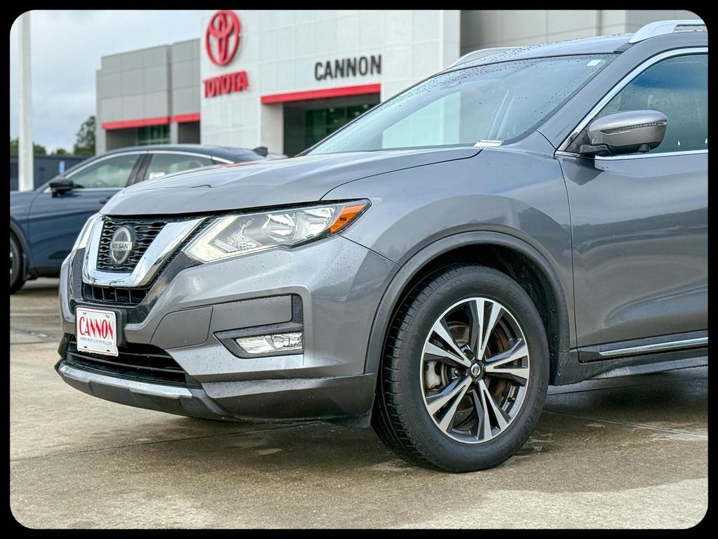 Used 2018 Nissan Rogue SL with VIN JN8AT2MT1JW465627 for sale in Starkville, MS