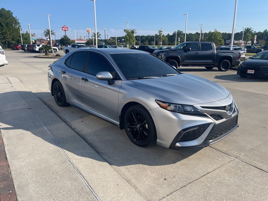 2024 Toyota Camry SE photo 3