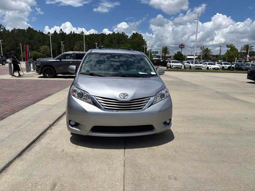 Used 2013 Toyota Sienna XLE Minivan/Van