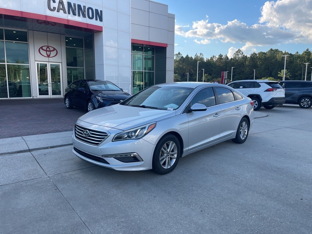 2015 Hyundai Sonata SE photo 2