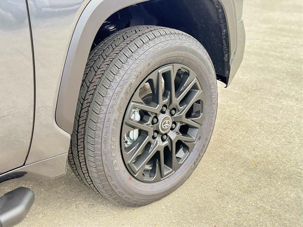 2026 Toyota Tundra Limited - Photo 6